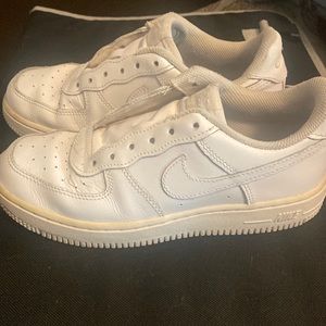 Youth Size 3Y White Nike Air Force Tennis Shoes